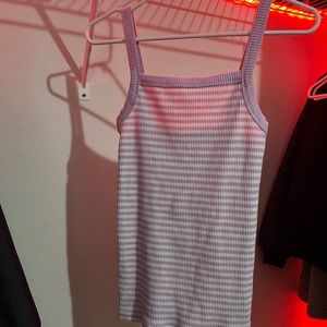 I am selling an Old Navy Slim Fit Tank Top